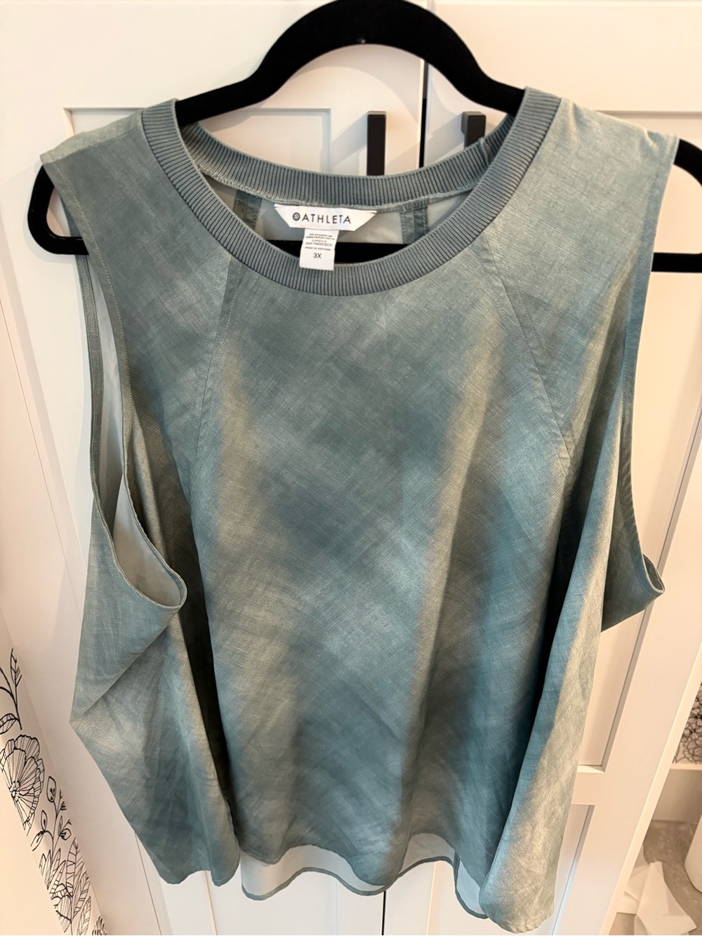 Athleta Sleeveless Tank Top in Muted Sage Blue-Green